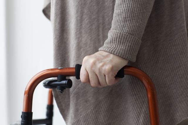 【医師監修】痙縮のリハビリはどうする？自宅で実践できるストレッチも紹介のイメージ